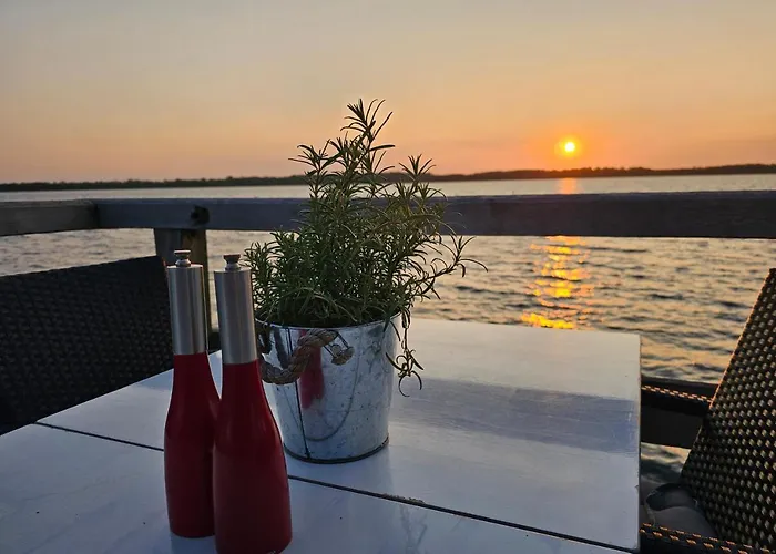 Seezeit - Gemuetliche Ferienwohnung, Tiefgarage, Cospudener See