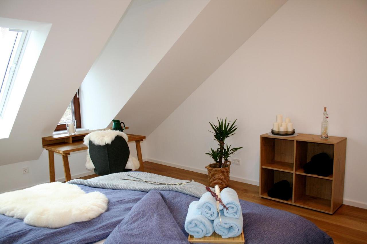 Seezeit - Gemuetliche Ferienwohnung, Tiefgarage, Cospudener Markkleeberg