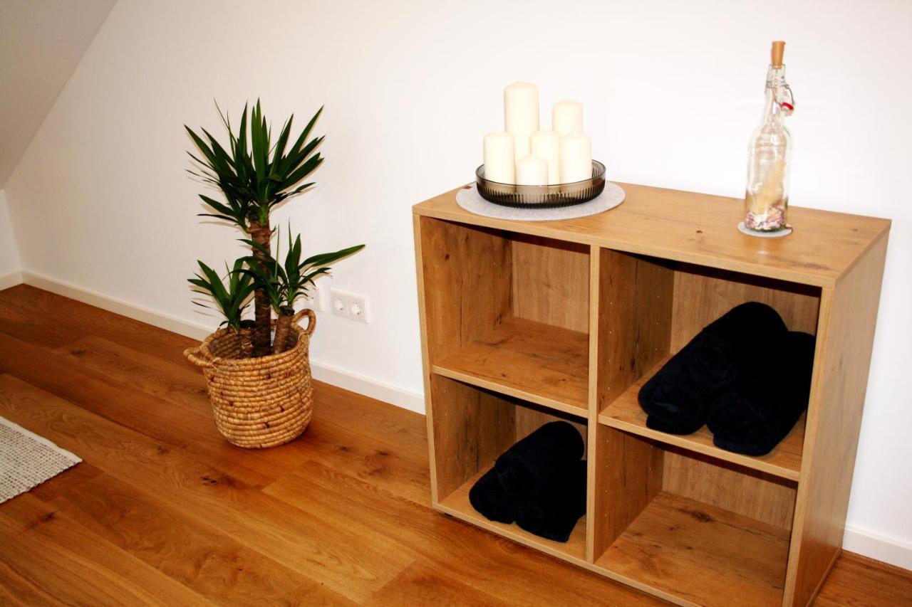 Seezeit - Gemuetliche Ferienwohnung, Tiefgarage, Cospudener Apartment *