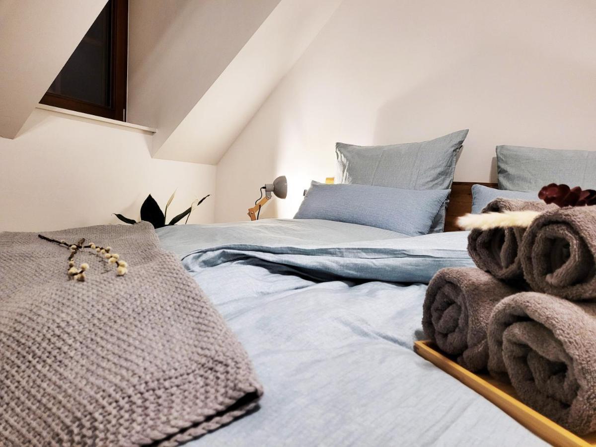 Seezeit - Gemuetliche Ferienwohnung, Tiefgarage, Cospudener Apartment