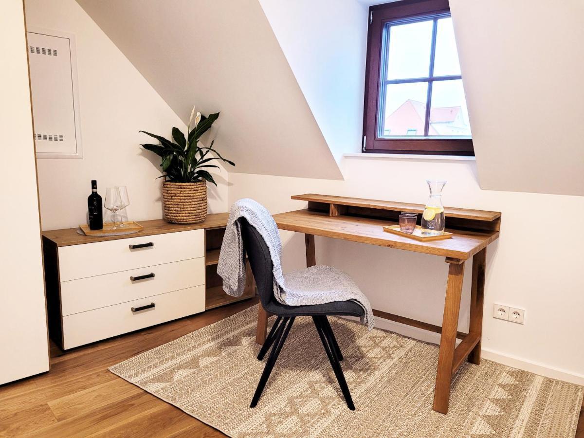 Seezeit - Gemuetliche Ferienwohnung, Tiefgarage, Cospudener *