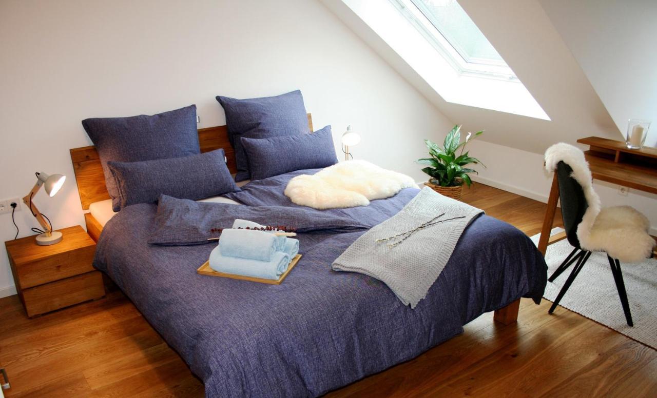 Seezeit - Gemuetliche Ferienwohnung, Tiefgarage, Cospudener * Markkleeberg